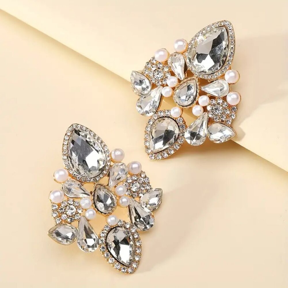 NEW! BRILLIANT GLASS Vintage INSPIRED EARRINGS OH MY!